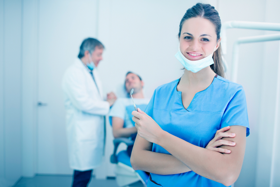 Asistent stomatologa / Dental assistant